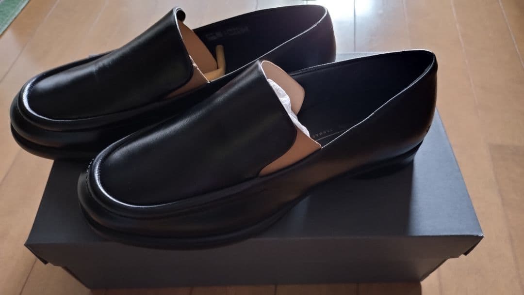 ecco スリッポン　ブラックレザー ローファー型