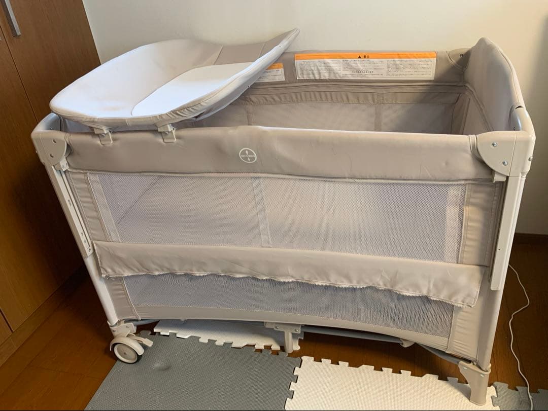 多機能ベビーベッド　折り畳み式