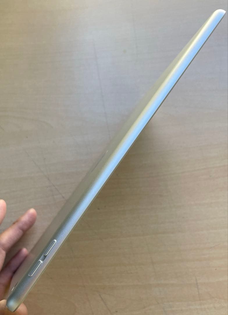 iPad 第7世代　A2197 Wi-Fiモデル　シルバー　32GB 超美品#2