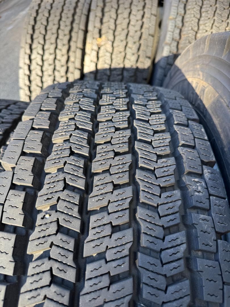 23年製 溝8割 265/70R19.5 ヨコハマ 905W ホイール付 6本