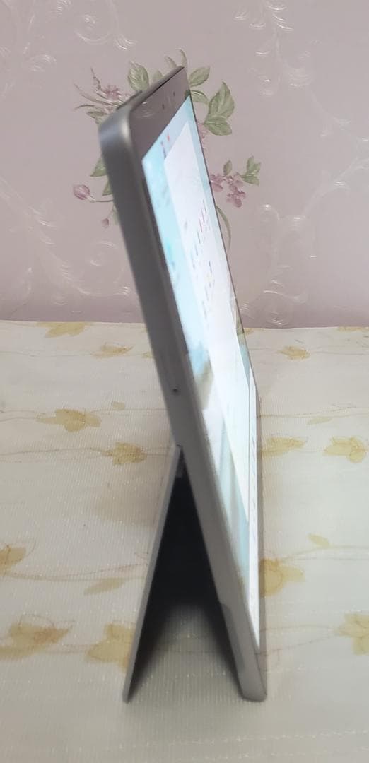 (美品) Surface GO 2 8100Y/8GB/128GB LTE