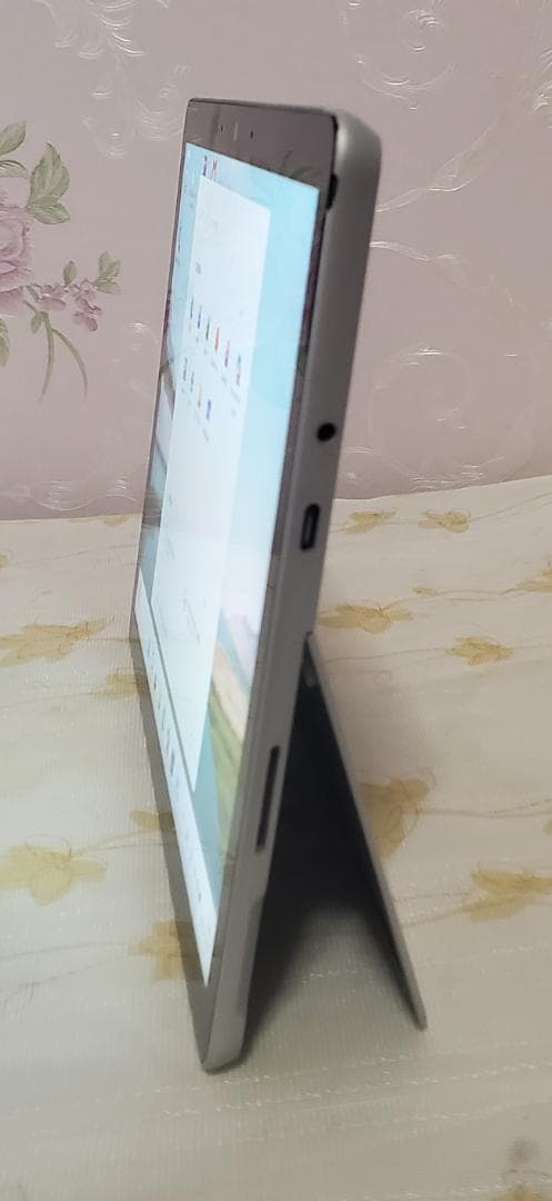 (美品) Surface GO 2 8100Y/8GB/128GB LTE