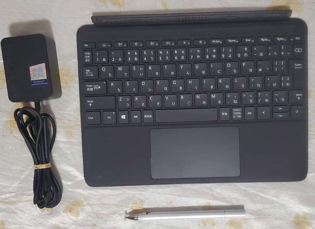 (美品) Surface GO 2 8100Y/8GB/128GB LTE