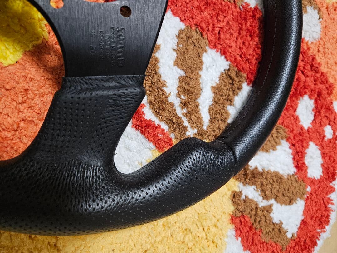 さくら【美品】MOMO スポーツステアリング JET 320mm