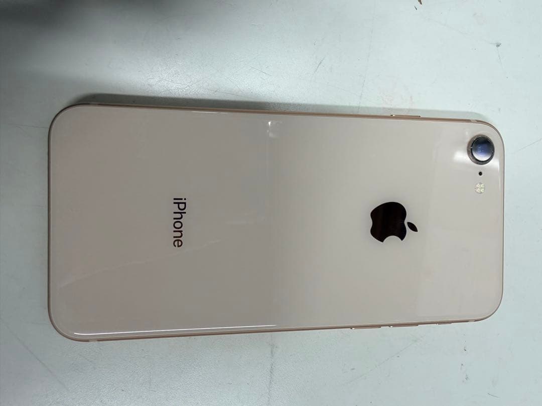iPhone 8 ゴールド 画面ひび割れあり