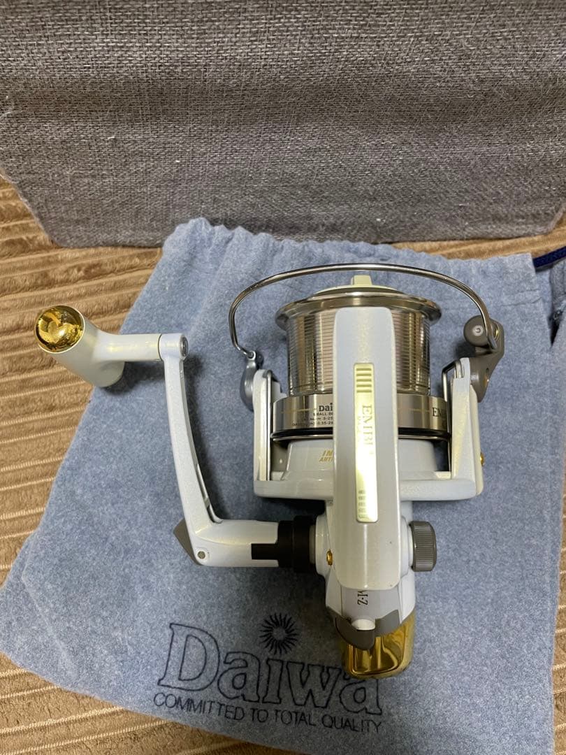 Daiwa EMBLEM Z 4500A フィッシングリール