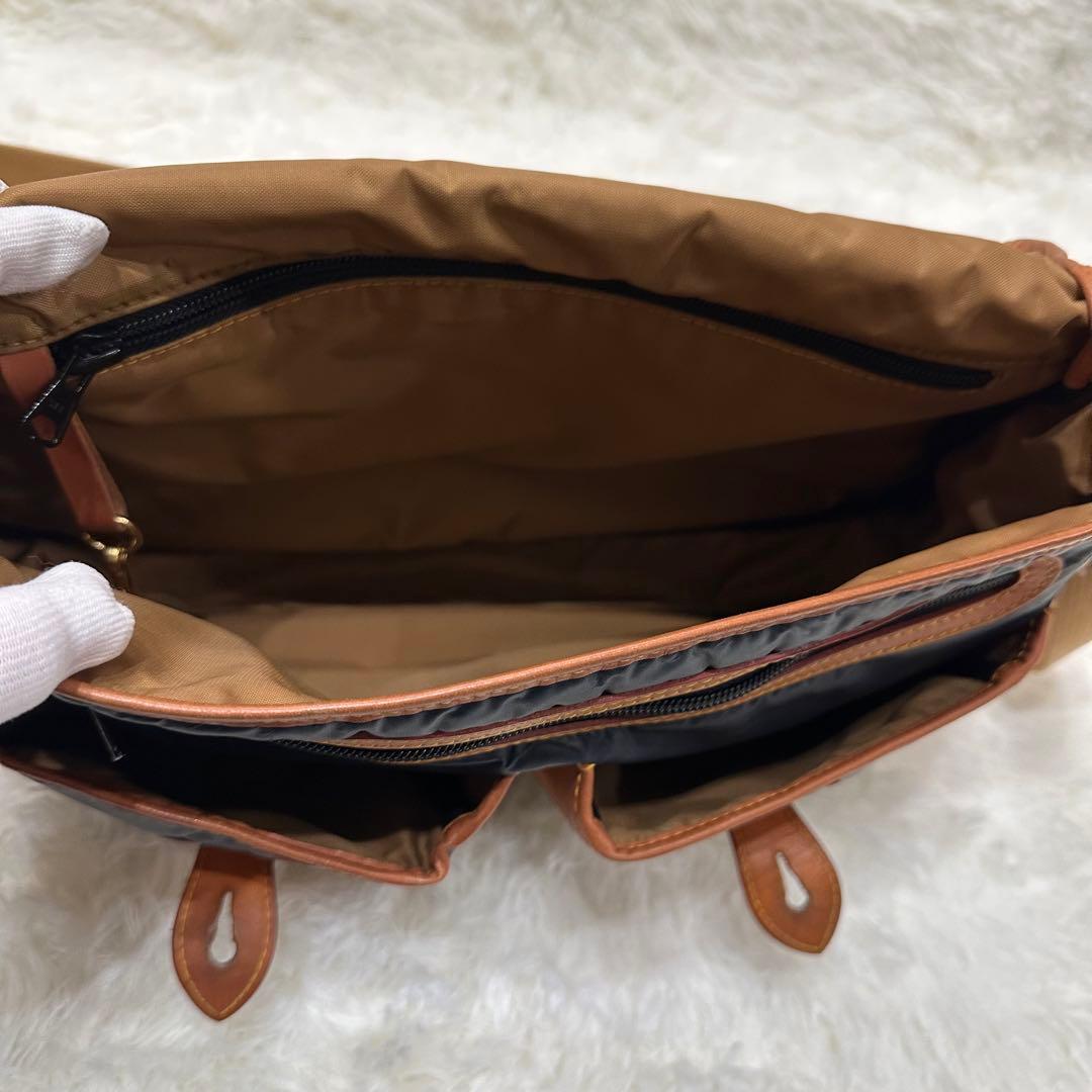 【HUNTING WORLD】バチュークロス ブラック ショルダーバッグ