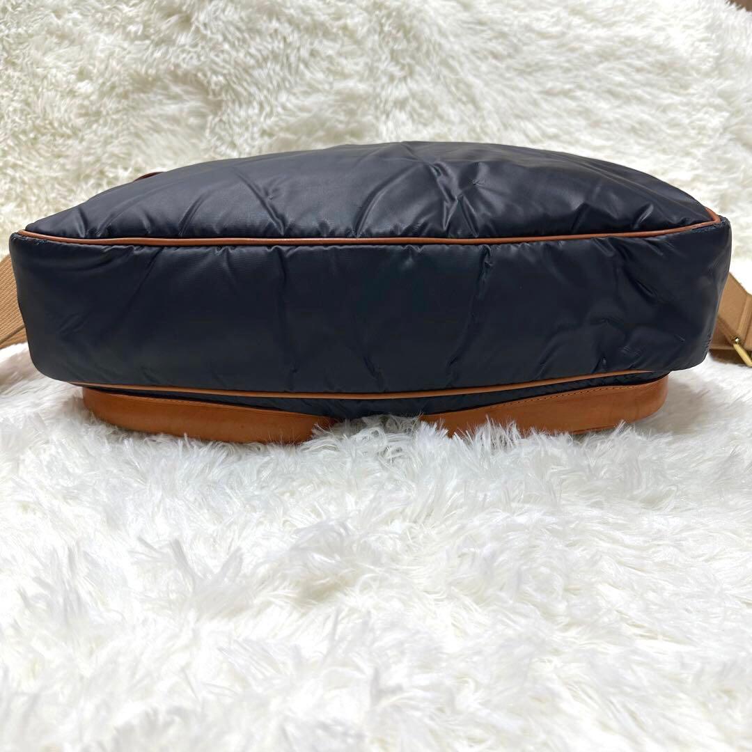 【HUNTING WORLD】バチュークロス ブラック ショルダーバッグ