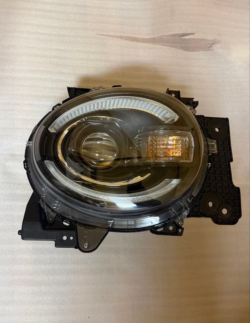 ワゴンRスマイル　LEDヘッドライト右