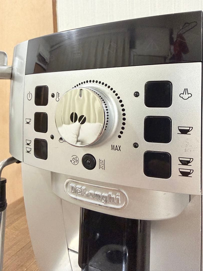 デロンギ 全自動エスプレッソマシン マグニフィカS ECAM22110SBH