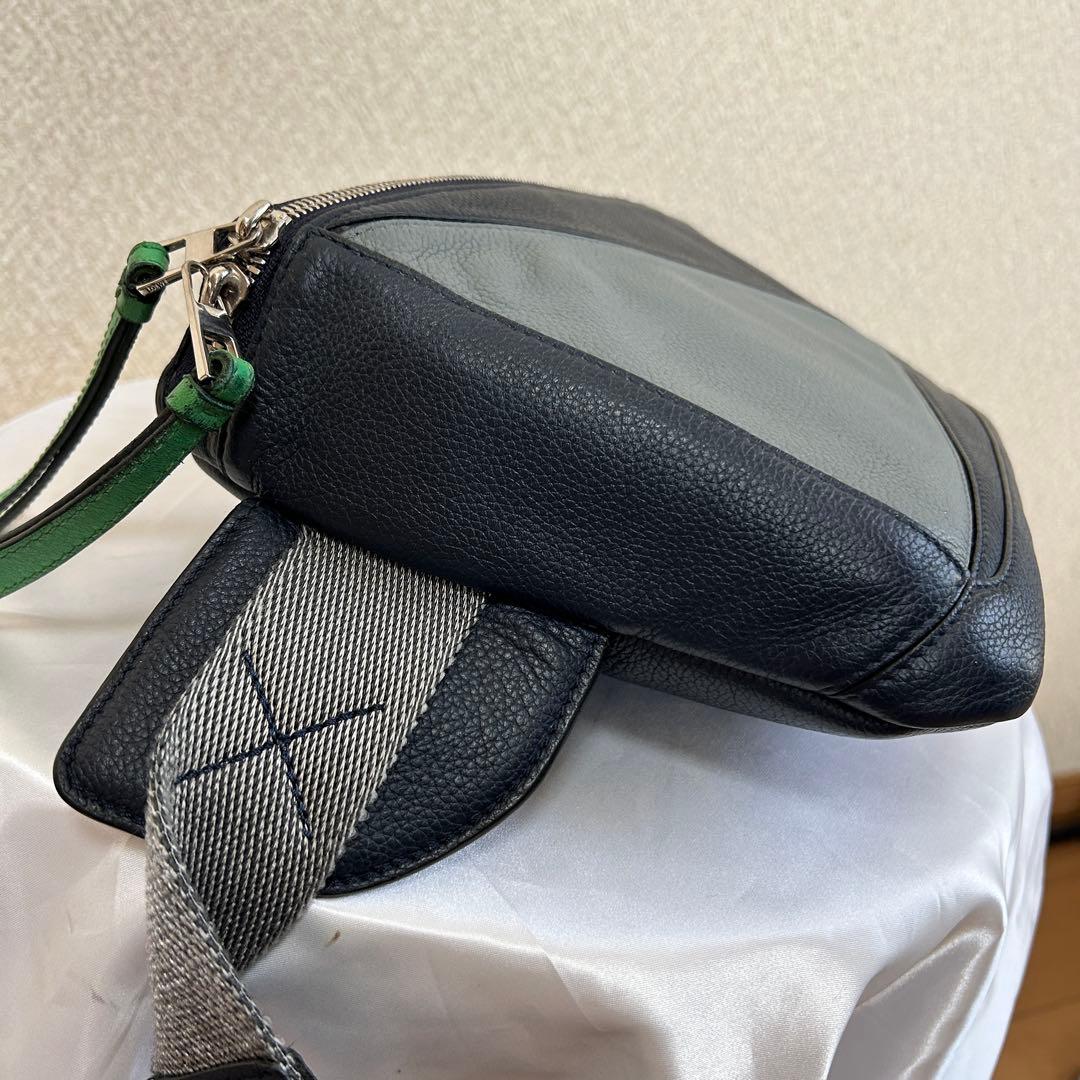 LOEWE ボディバッグ パズル ユニセックス