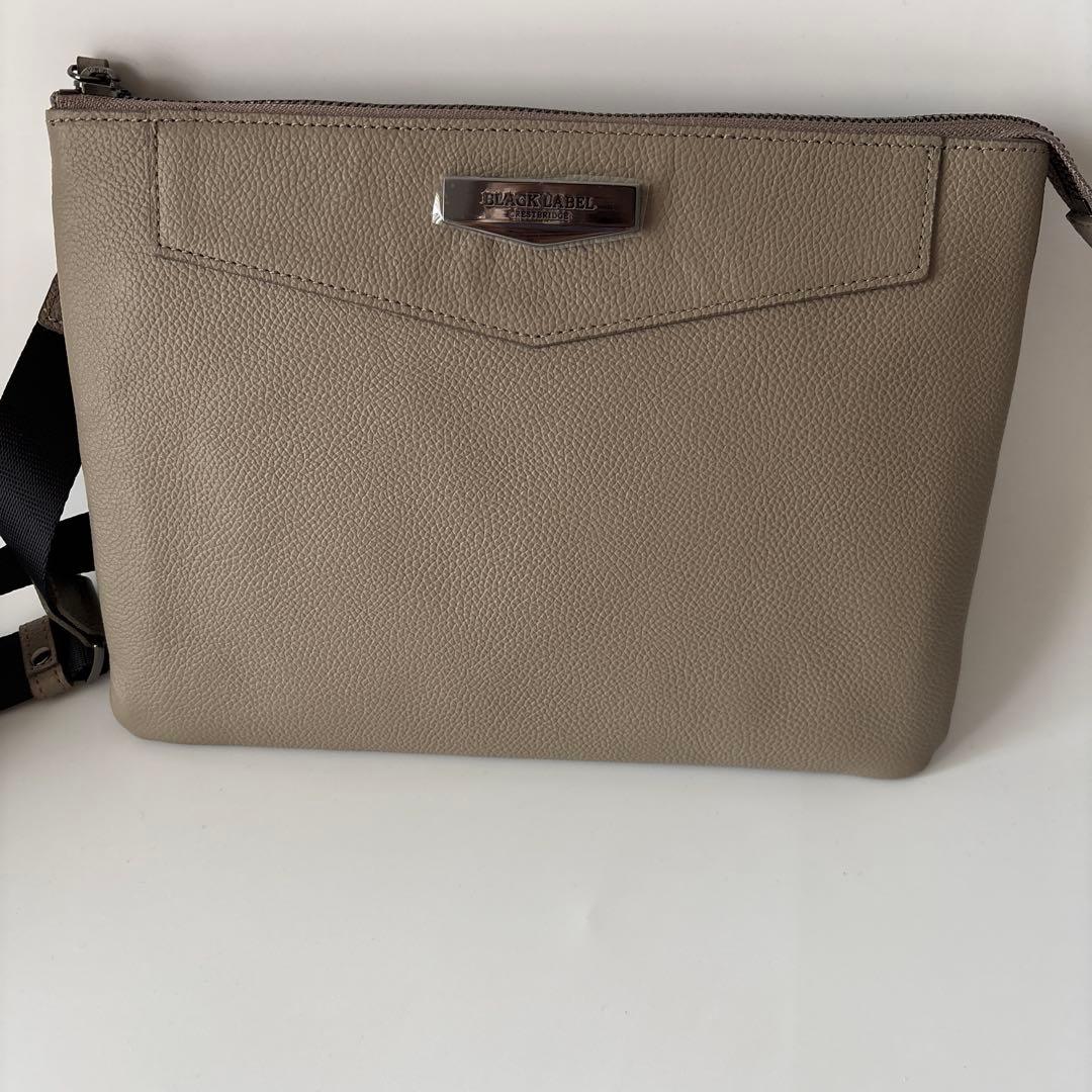 ブラックレーベルクレストブリッジ　エンボスシュリンクレザーサコッシュ