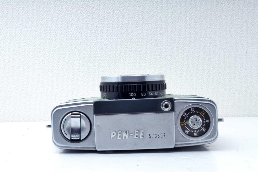 OLYMPUS　PEN-EES　ハーフサイズ　レトロカメラ　可愛い　コンパクト