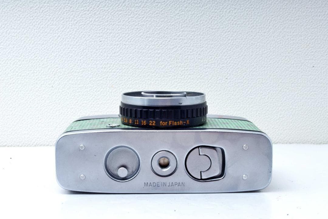 OLYMPUS　PEN-EES　ハーフサイズ　レトロカメラ　可愛い　コンパクト