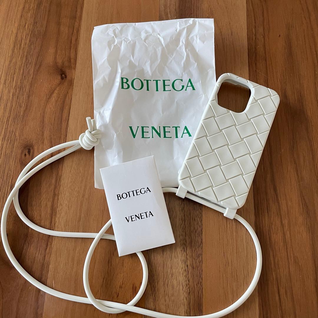 新品BOTTEGA VENETA IPhone13pro ラバーテックケース 白