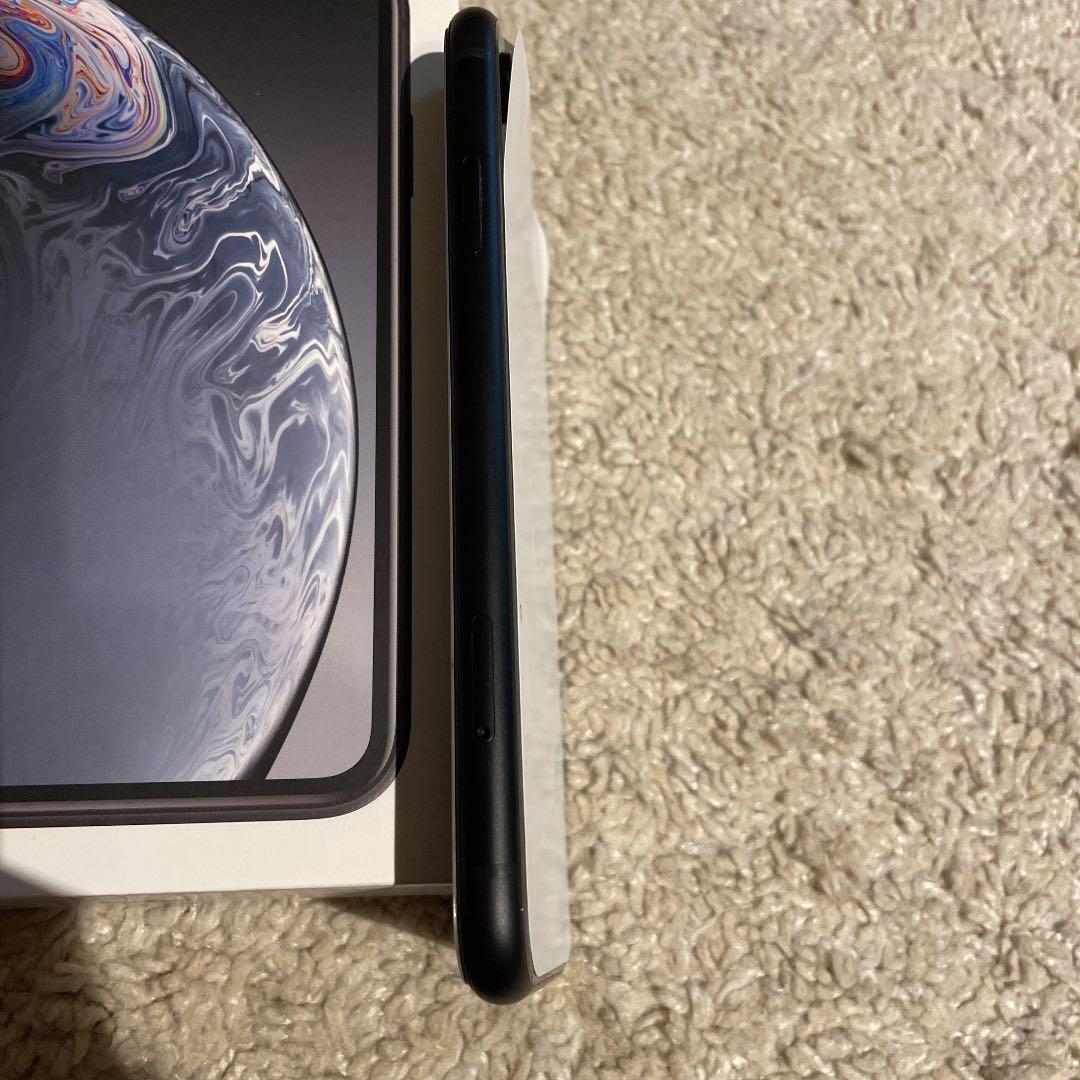 送料無料美品AppleiPhoneXR64GBブラックおまけ付きSIMフリー