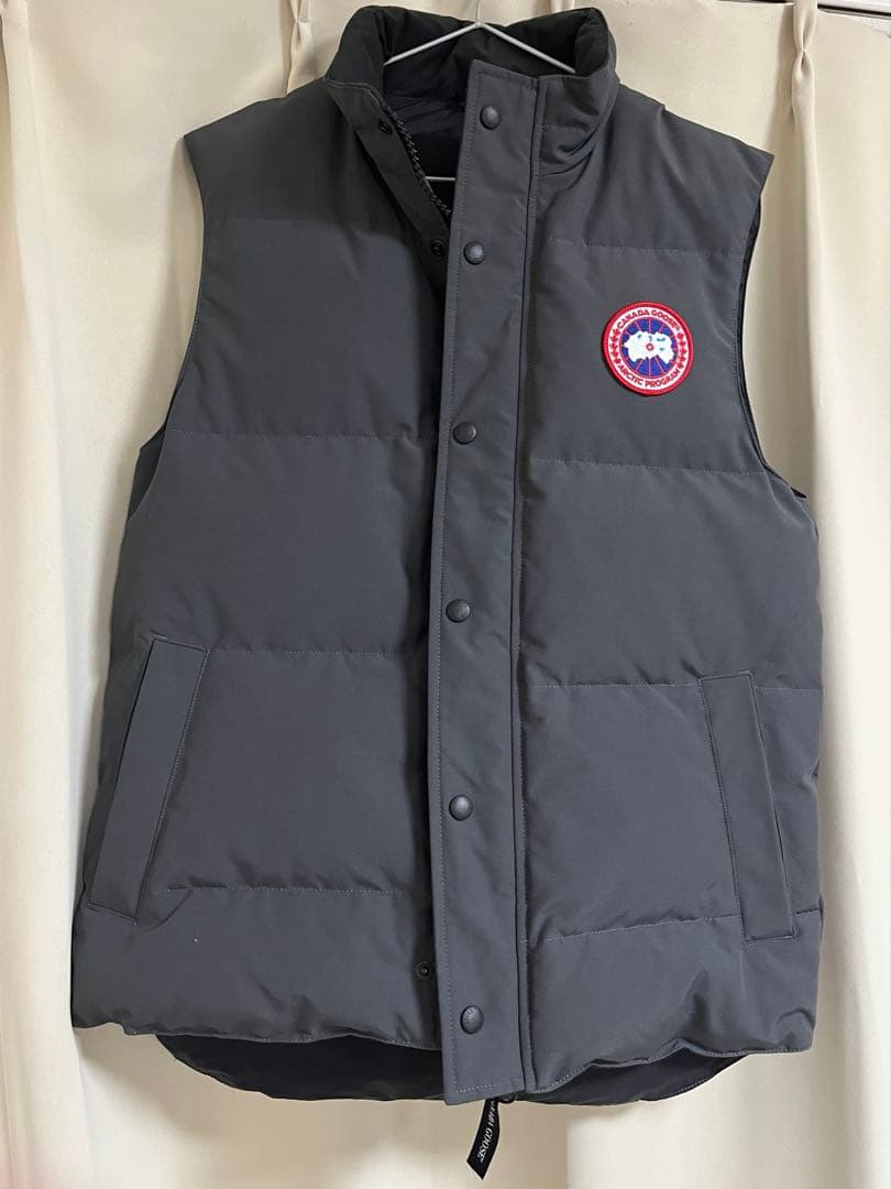 カナダグース グレー ダウンベスト