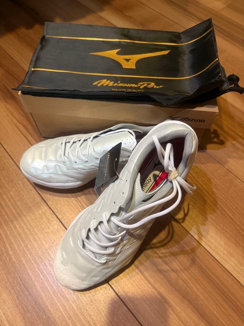 ミズノプロ　新品クッションレボ　タグ付き