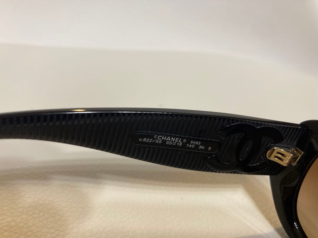 CHANEL 5493 c622 ブラック　ココマーク　サングラス　スクエア