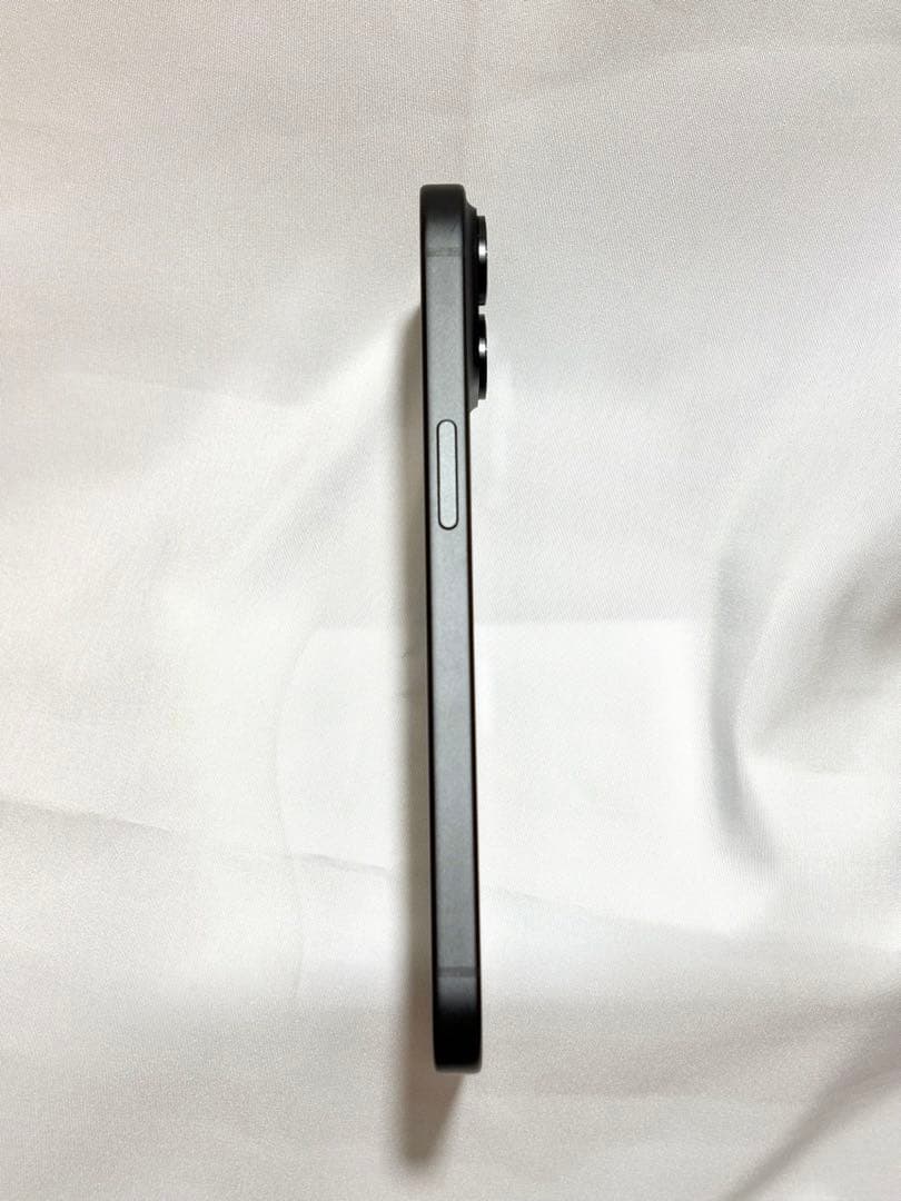 【美品】Apple iPhone 15 ブラック　本体