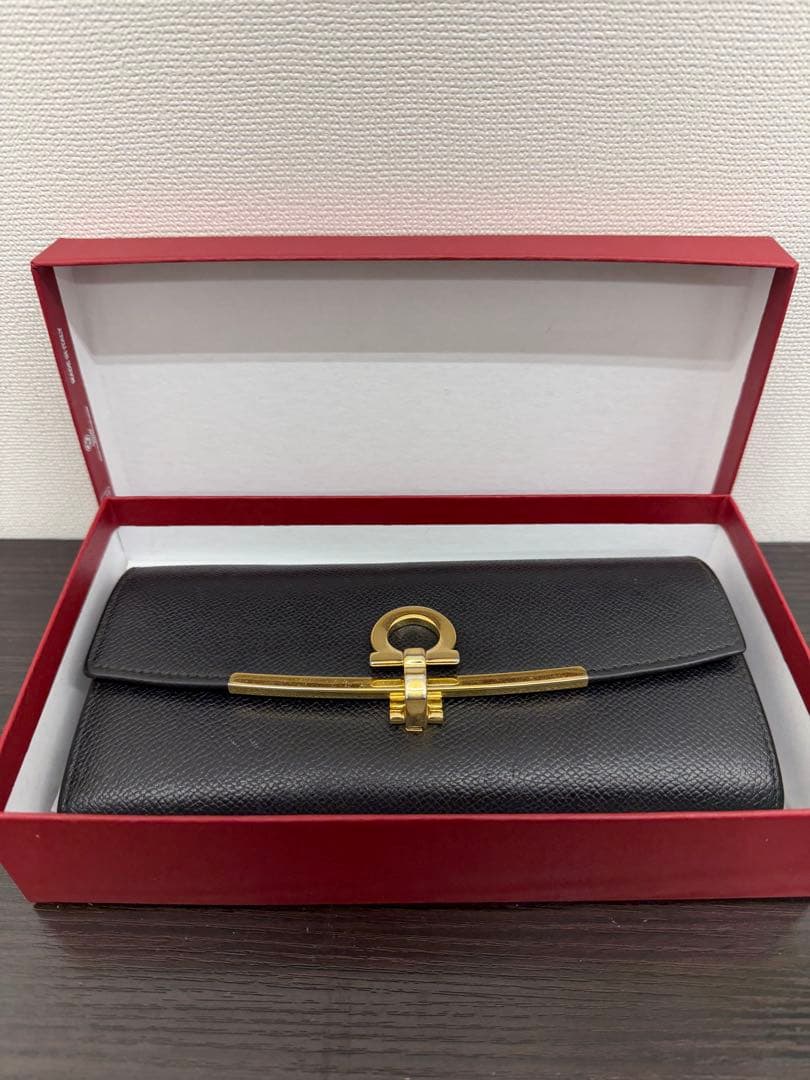 フェラガモ FERRAGAMO レディース 長財布 パスケース付き