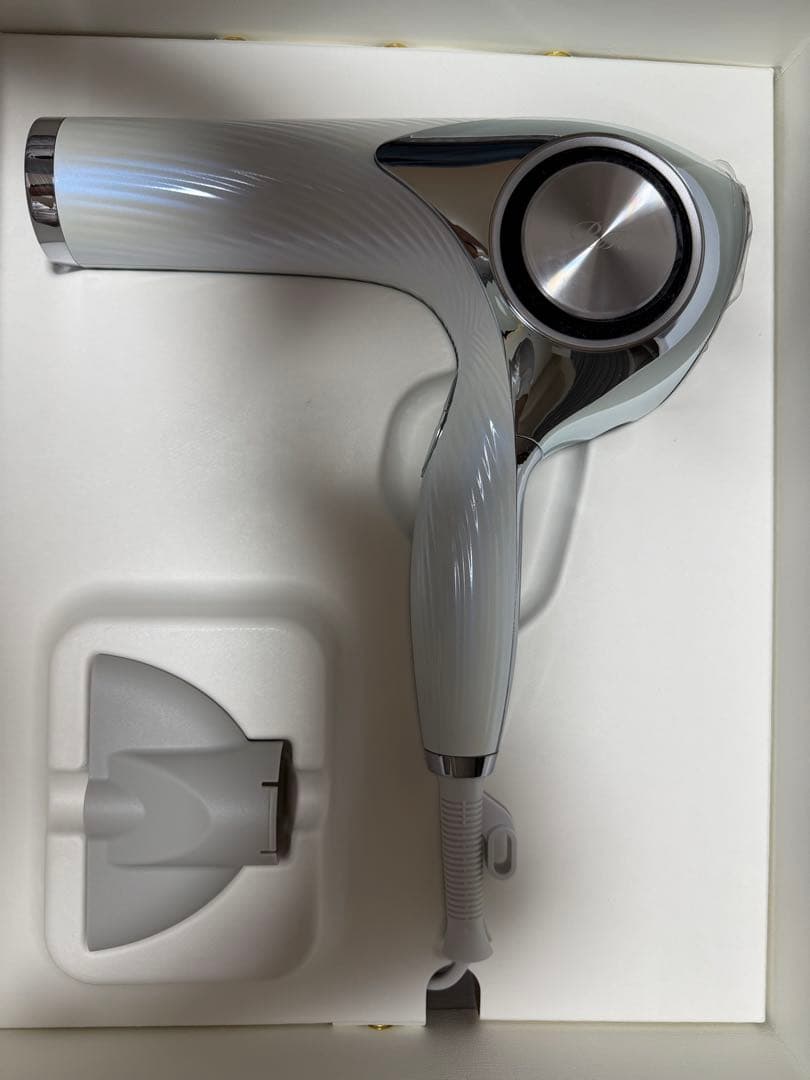 未開封新品　リファ ビューティックドライヤープロ　ホワイト