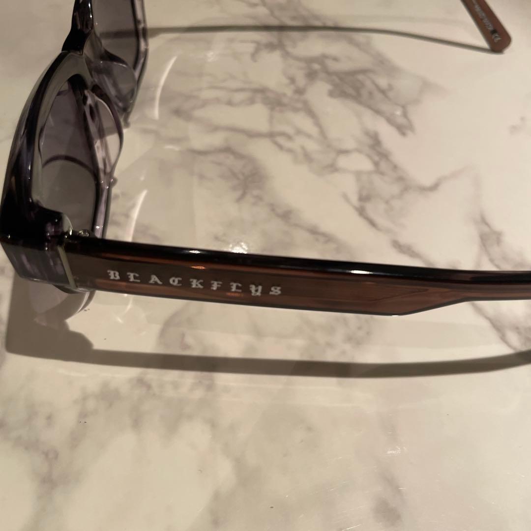 BLACKFLYS グレー スクエアサングラス　箱付き！！