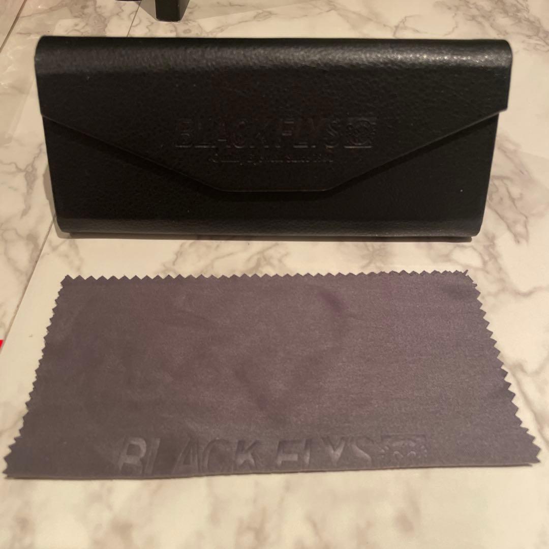 BLACKFLYS グレー スクエアサングラス　箱付き！！