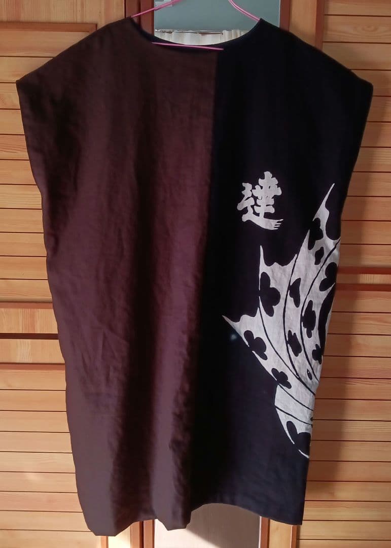 筒描き（丸に違い鷹の羽）と風呂敷の古布チュニック