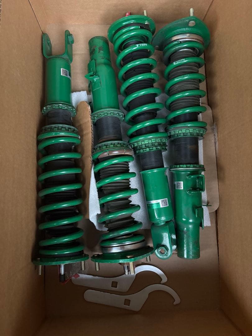 アコードハイブリッド　cr6.cr7 TEIN テイン　車高調