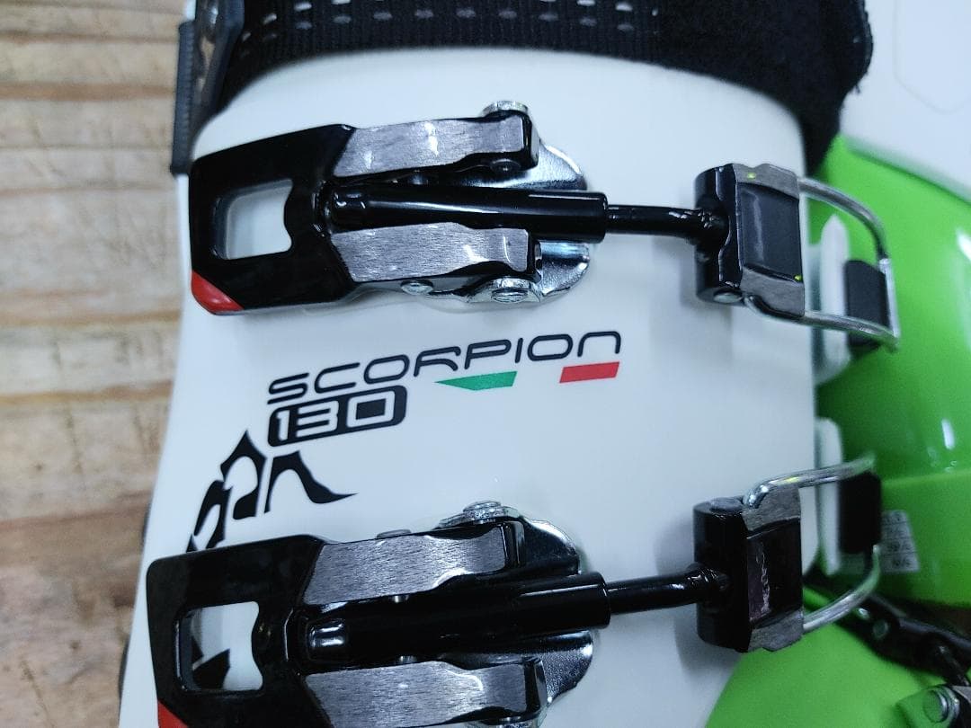 スキー 25-25.5 Dalbello Scorpion 130