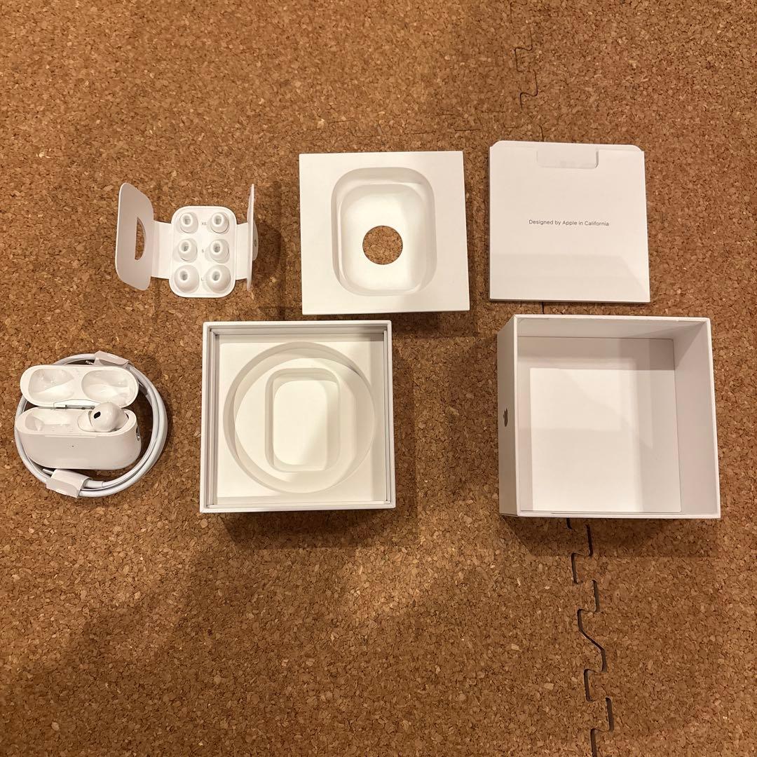 AirPods pro 2 第2世代 ジャンク品（本体ジャンク、左耳紛失）