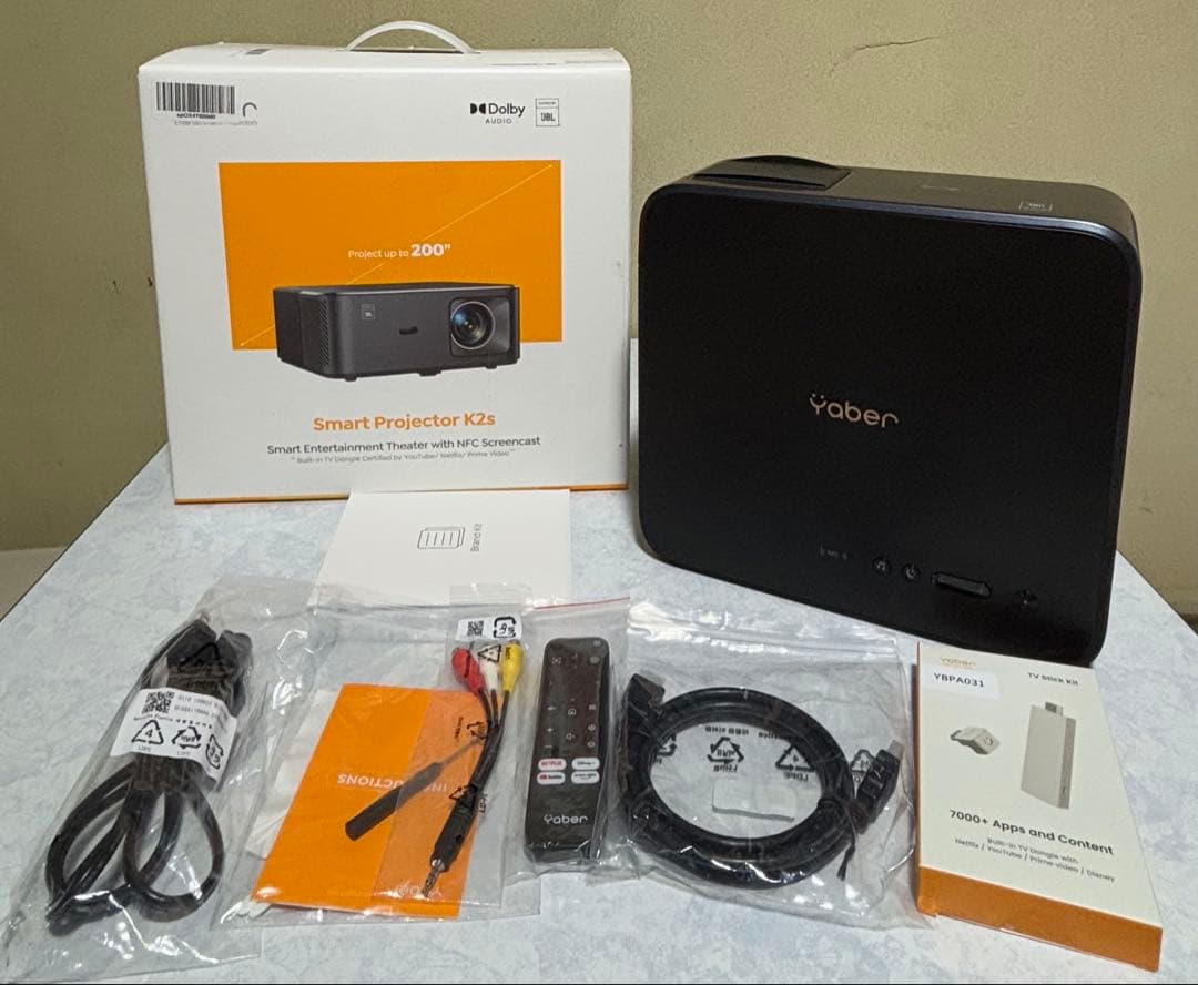 Yaber K2sスマートエンターテインメントシアタープロジェクター【中古品】