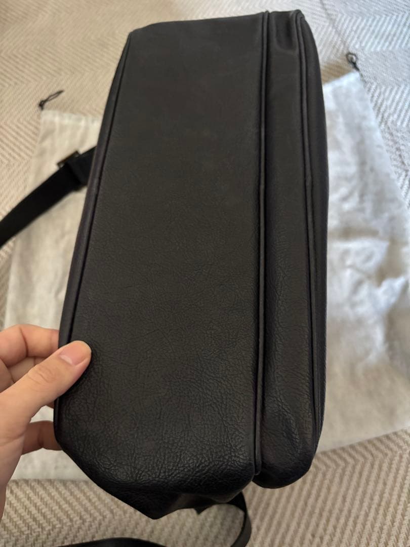 valentino garavani 黒 レザー ショルダーバッグ