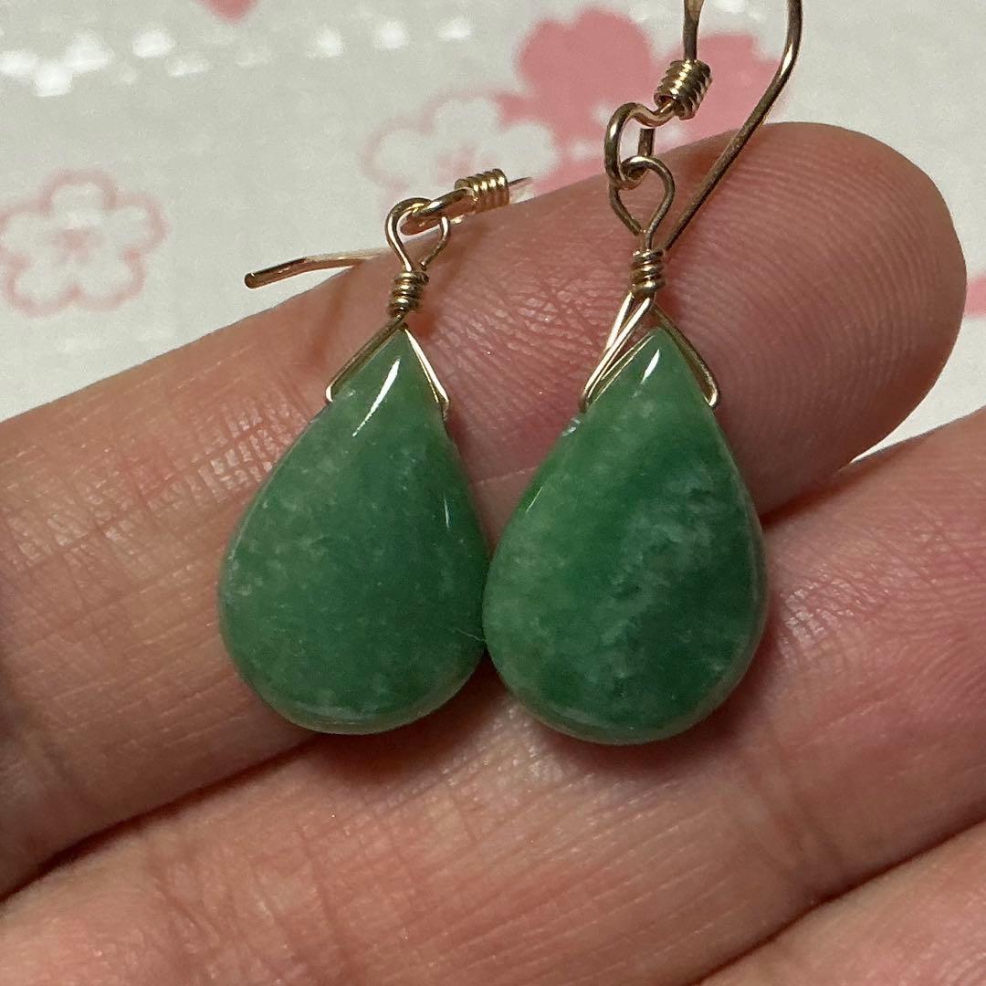 コン沢翡翠と金山谷翡翠　ティアドロップピアス　14kgf