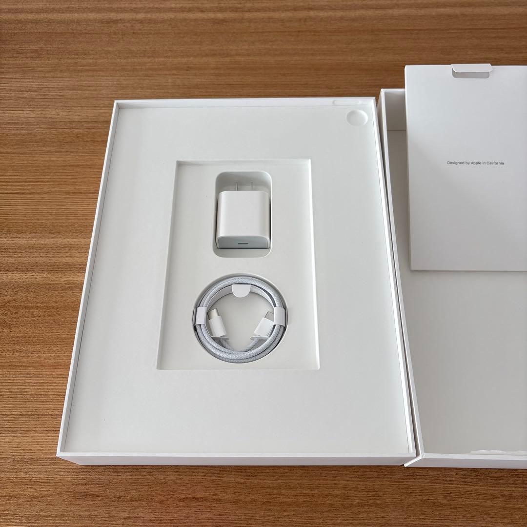 Apple iPad Air M2 128GBスペースグレー 本体 純正カバー付