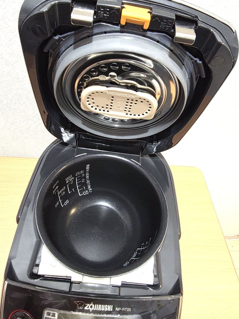 ​象印 NP-RT05-BA 圧力IH炊飯ジャー 3合炊き 2024年製