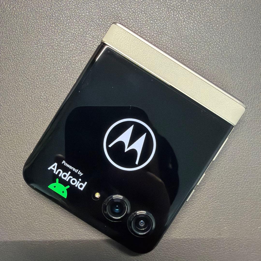 Motorola razr50 Android スマートフォン本体 ベージュ