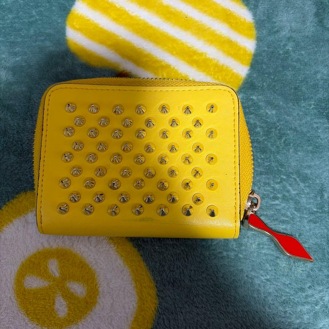 Y*ン様 クリスチャン・ルブタン yellowスタッズ ケース