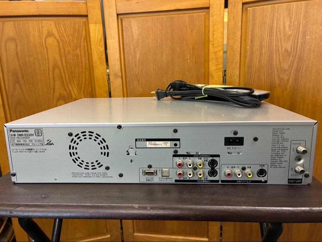 Panasonic VHS/DVDレコーダーDMR-ES30V ビデオ一体型