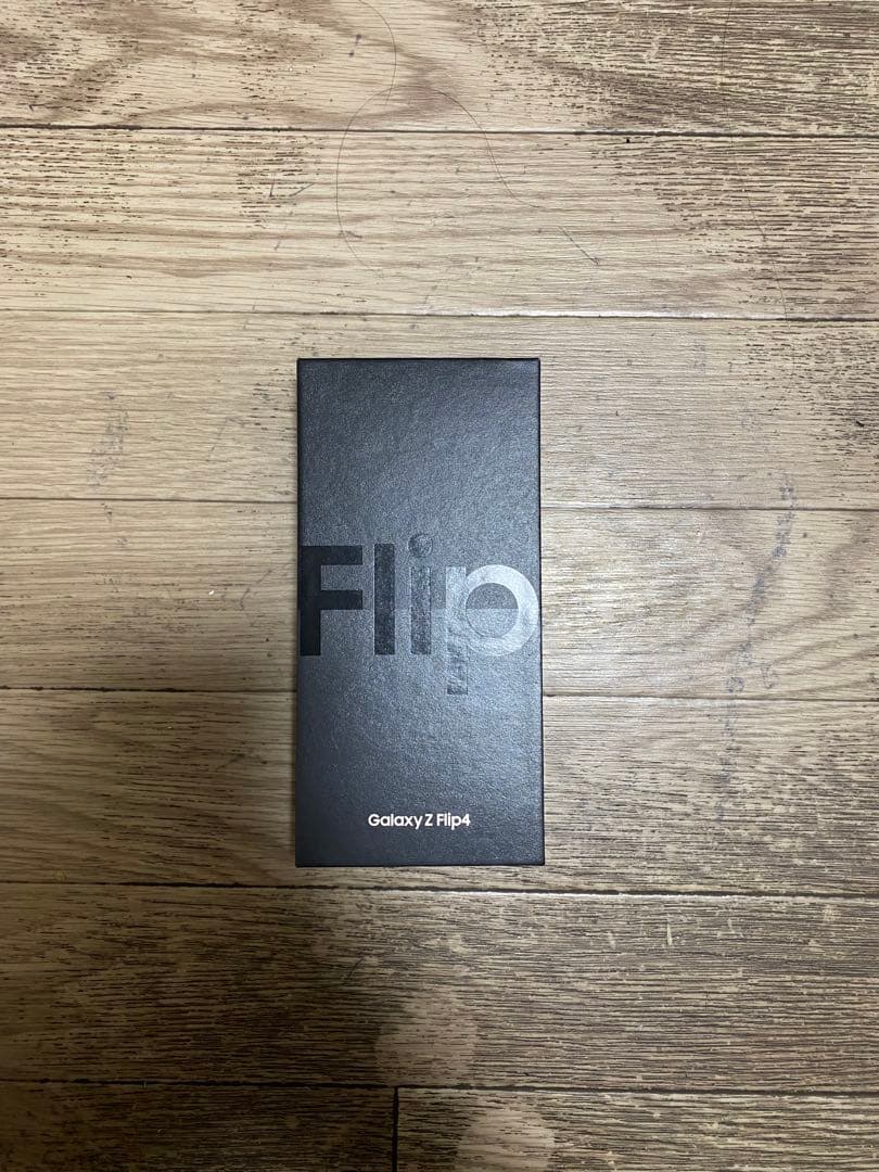 Samsung Galaxy Z Flip4 本体