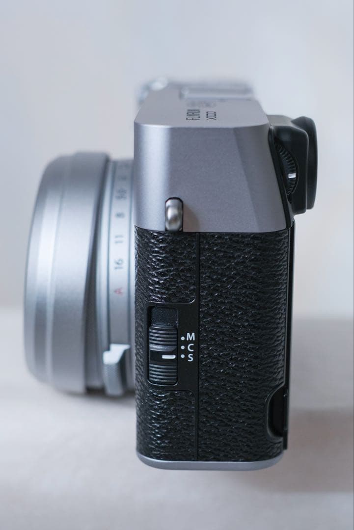 フジフィルム　X100ⅵ シルバー　シャッター数500回