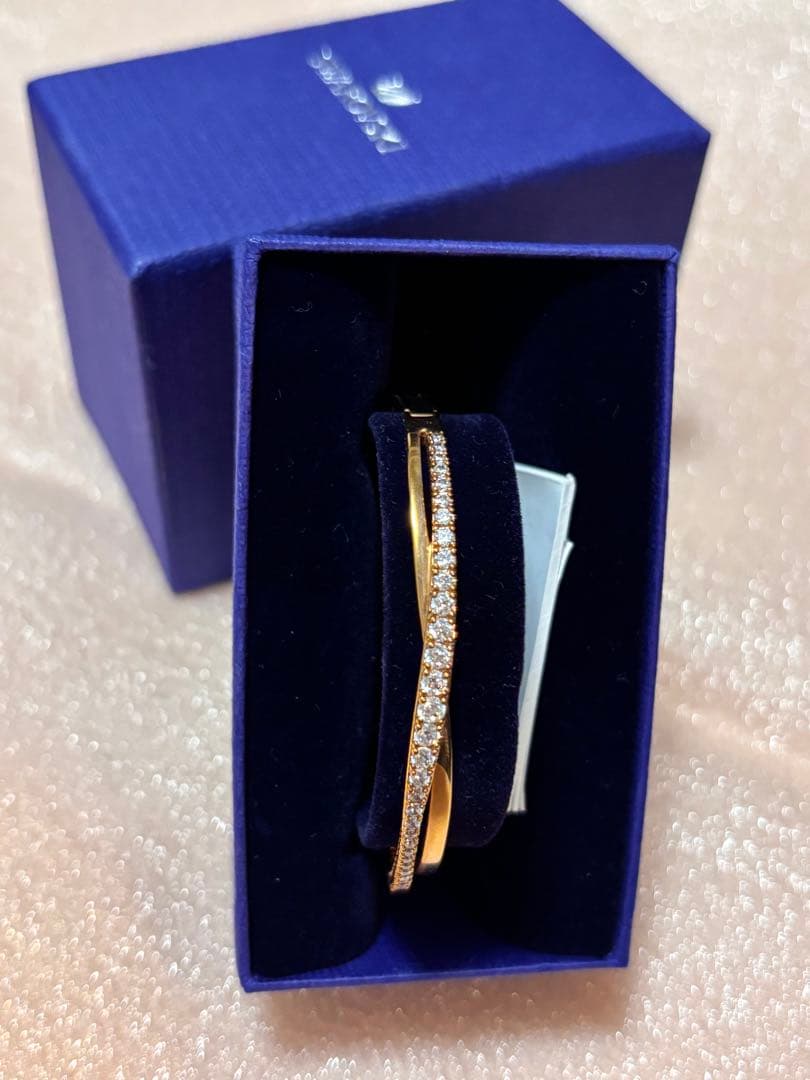 【箱付き美品】SWAROVSKI Hyperbola バングル ローズゴールド