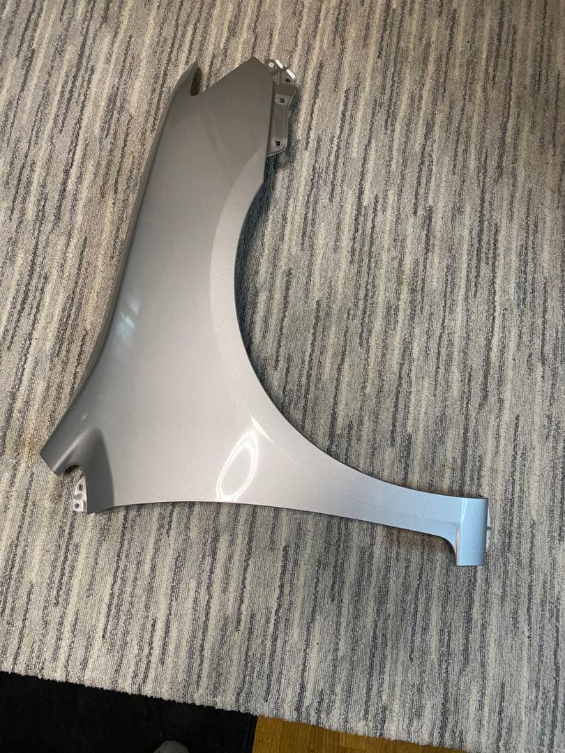 TOYOTA アリオン　DBA-ZRT261 右運転席　フェンダー　A20