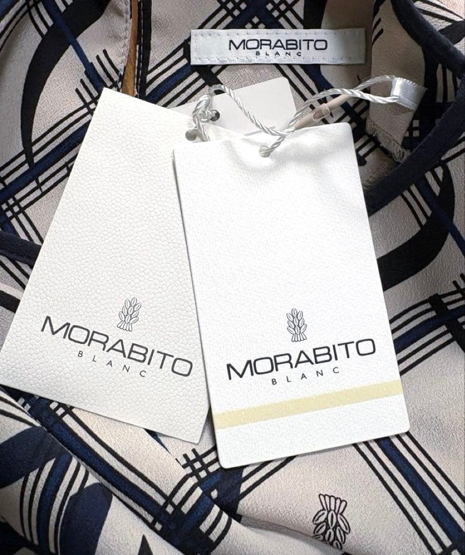 新品訳あり　モラビトブラン　カタログ掲載ロゴプリントブラウス¥63,800