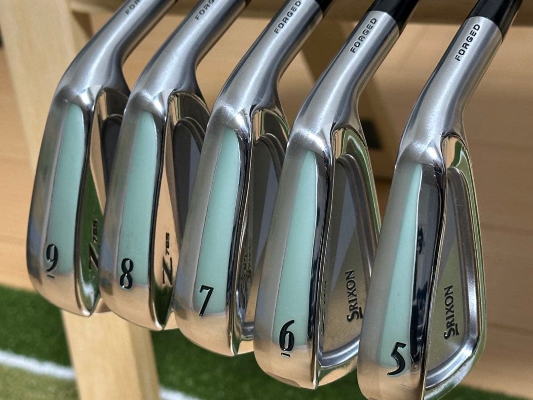 t*e様 【美品】スリクソンZ765 5番〜9番アイアン5本セット DG DST