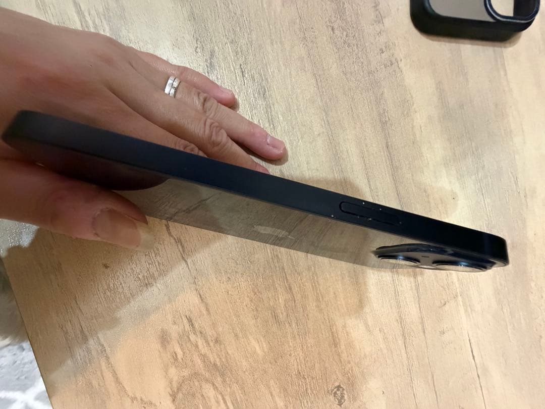 げんたんげ　Apple iPhone 13 本体 ミッドナイト