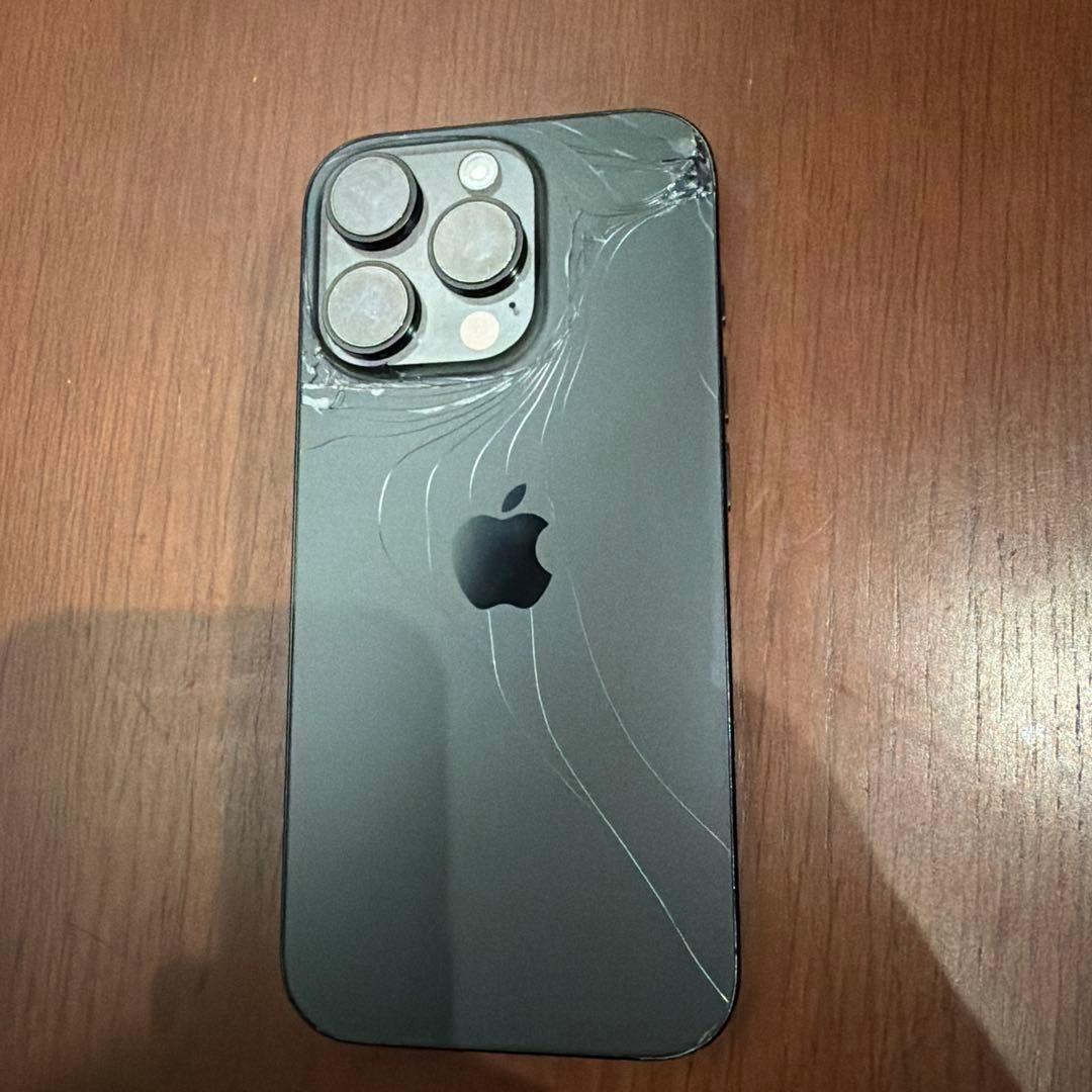 B*6様 iPhone 16 pro 本体　512G