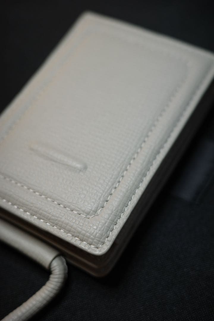 あんこ objects. ホワイト iPhoneケース ストラップ付き