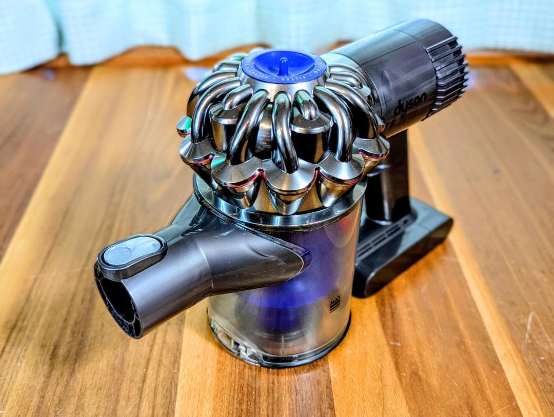 【メンテナンス済み】ダイソンコードレス掃除機 DC74　A1668